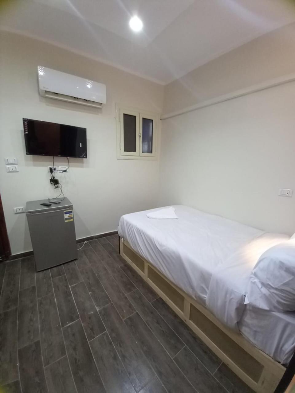 Khufu Pyramids Hotel Kafrat al Jabal Екстер'єр фото